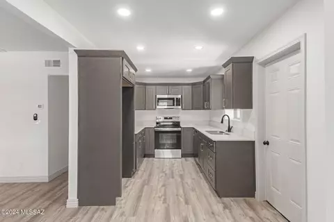 Kitchen - 3432 E Lee St, Tucson, AZ 85716 photo 5 of 5