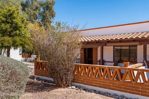 207 S Paseo Tierra #A, Green Valley, AZ 85614