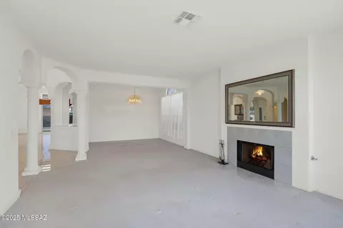 Living - 65621 E Desert Moon Ct, Saddlebrooke, AZ 85739 photo 2 of 4