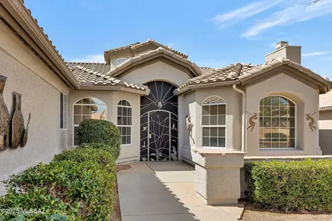 Exterior - 65621 E Desert Moon Ct, Saddlebrooke, AZ 85739 photo 2 of 11