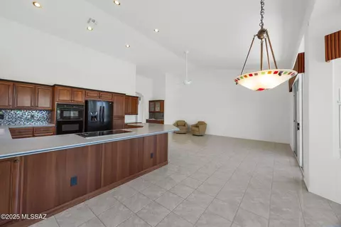 Kitchen - 65621 E Desert Moon Ct, Saddlebrooke, AZ 85739 photo 8 of 8