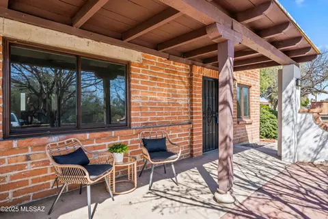 392 S Paseo Aguila UNIT D, Green Valley, AZ 85614