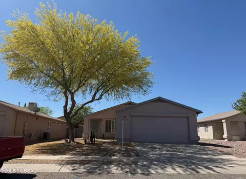 8994 E Weyburn Dr, Tucson, AZ 85730