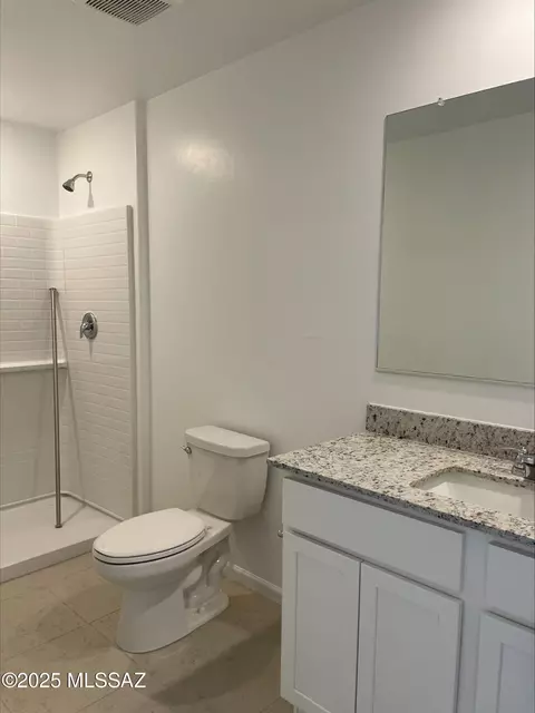 Bath - 12800 E Daisy Moore Pl, Vail, AZ 85641 photo 1 of 2