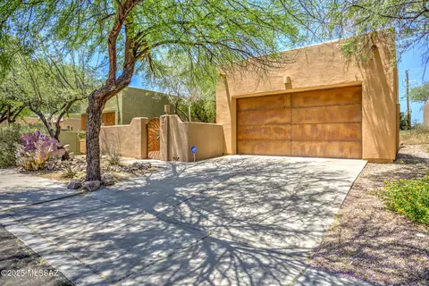 2673 N Sahuara Pl, Tucson, AZ 85712