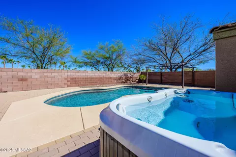 Exterior - 7177 E Alderberry St, Tucson, AZ 85756 photo 7 of 9