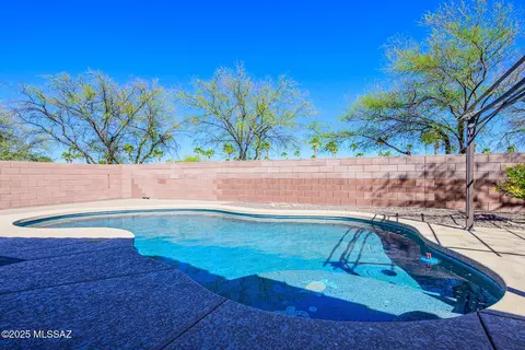 Exterior - 7177 E Alderberry St, Tucson, AZ 85756 photo 6 of 9