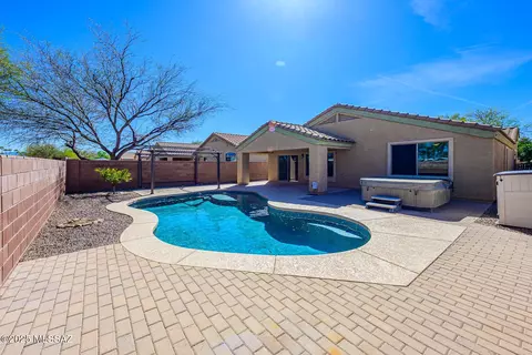 Exterior - 7177 E Alderberry St, Tucson, AZ 85756 photo 8 of 9