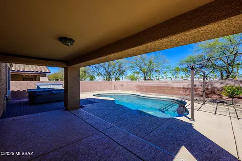 Exterior - 7177 E Alderberry St, Tucson, AZ 85756 photo 5 of 9