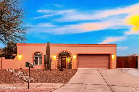 2846 N La Cienega Dr, Tucson, AZ 85715