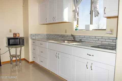 Kitchen - 12 Mustang Ranch Rd, Elgin, AZ 85611 photo 4 of 4