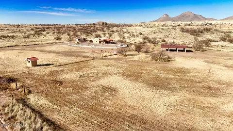12 Mustang Ranch Rd, Elgin, AZ 85611