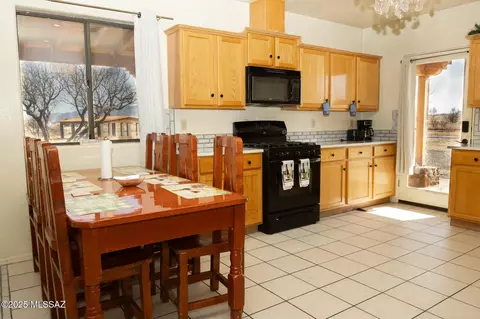 Kitchen - 12 Mustang Ranch Rd, Elgin, AZ 85611 photo 3 of 4