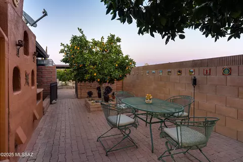 Exterior - 7618 E Logan Dr, Tucson, AZ 85730 photo 8 of 16