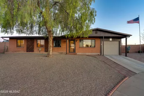 7618 E Logan Dr, Tucson, AZ 85730
