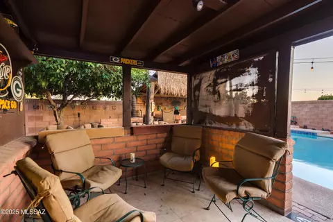 Exterior - 7618 E Logan Dr, Tucson, AZ 85730 photo 3 of 16
