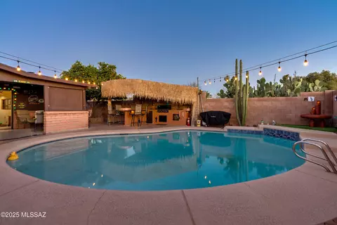 Exterior - 7618 E Logan Dr, Tucson, AZ 85730 photo 4 of 16
