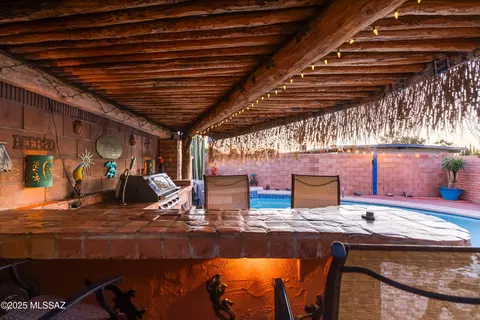 Exterior - 7618 E Logan Dr, Tucson, AZ 85730 photo 6 of 16