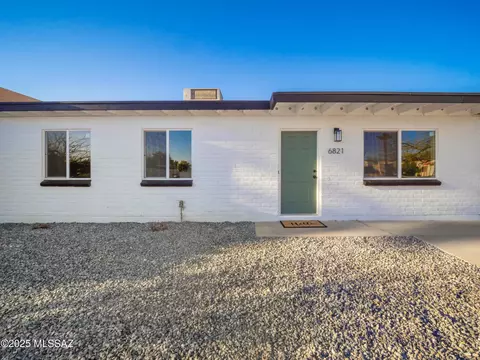6821 E Victoria St, Tucson, AZ 85730