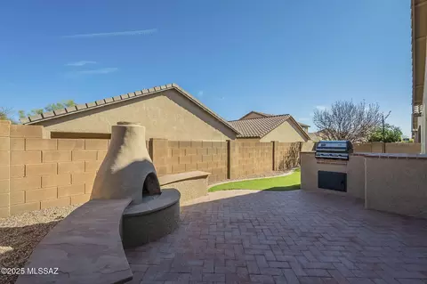 866 W Calle Valenciana, Sahuarita, AZ 85629