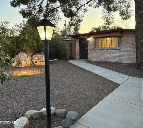 4153 N San Patricio Pl, Tucson, AZ 85705