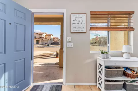 Entry Way - 4255 E Babbling Brook Dr, Tucson, AZ 85712 photo 2 of 4