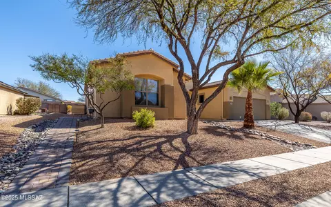 11043 S Camino San Clemente, Vail, AZ 85641