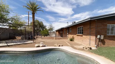 6202 E 17th St, Tucson, AZ 85711