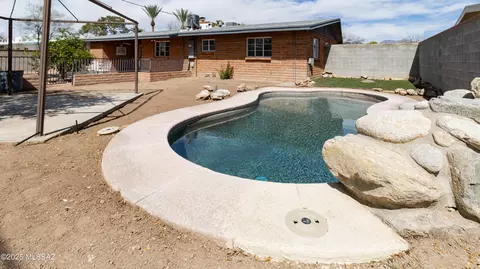 Exterior - 6202 E 17th St, Tucson, AZ 85711 photo 5 of 7