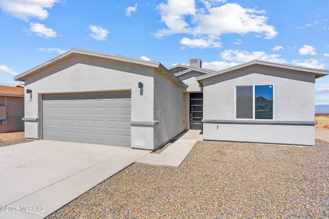 200 S Richmond Dr, Vail, AZ 85641