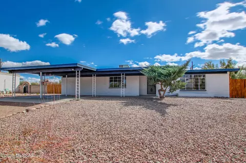 8936 E Harborage Dr, Tucson, AZ 85710