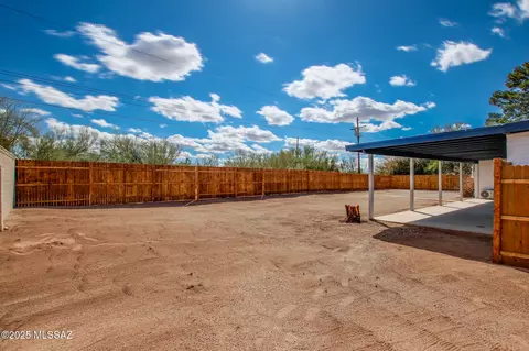 Exterior - 8936 E Harborage Dr, Tucson, AZ 85710 photo 7 of 14
