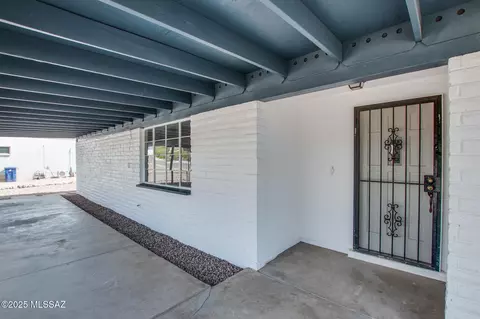 Exterior - 8936 E Harborage Dr, Tucson, AZ 85710 photo 8 of 14