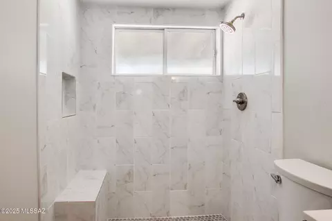 Bath - 8936 E Harborage Dr, Tucson, AZ 85710 photo 2 of 3