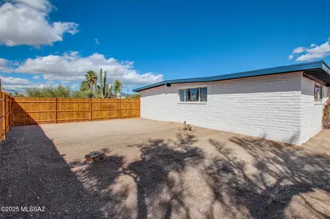 Exterior - 8936 E Harborage Dr, Tucson, AZ 85710 photo 4 of 14