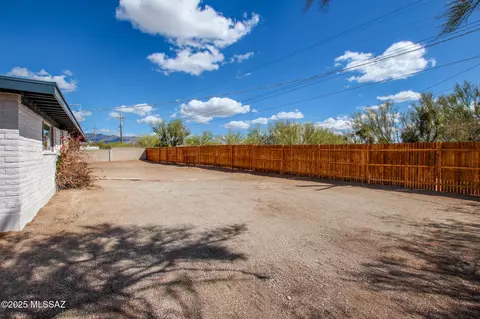 Exterior - 8936 E Harborage Dr, Tucson, AZ 85710 photo 3 of 14