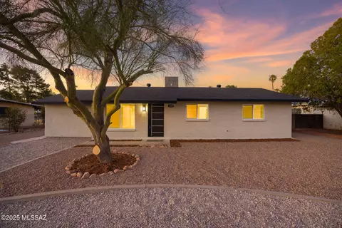 6409 E Calle Bellatrix, Tucson, AZ 85710