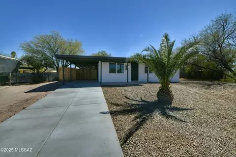 4817 S Camino De La Plz, Tucson, AZ 85714