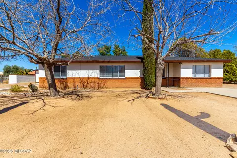 9240 W Henry St, Tucson, AZ 85735