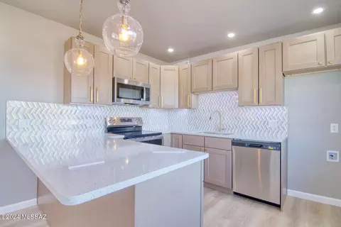 3812 W North Aire Pl, Tucson, AZ 85741
