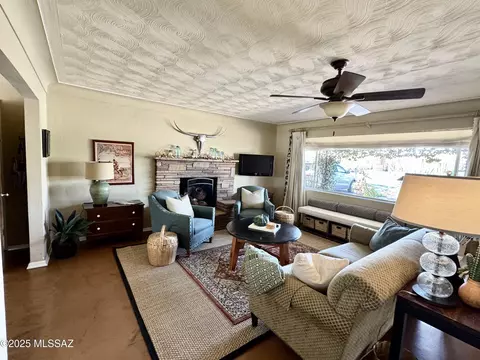 Living - 4432 E 7th St, Tucson, AZ 85711 photo 3 of 7