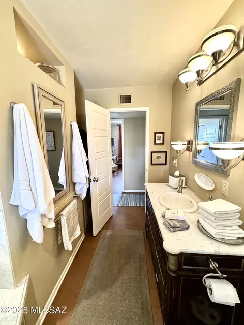 Bath - 4432 E 7th St, Tucson, AZ 85711 photo 2 of 7
