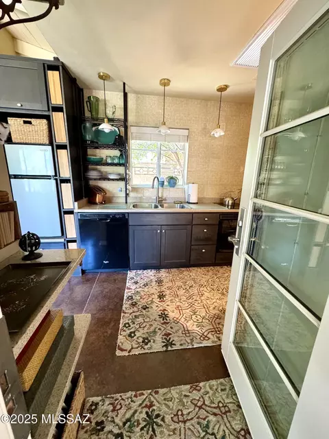 Kitchen - 4432 E 7th St, Tucson, AZ 85711 photo 5 of 7