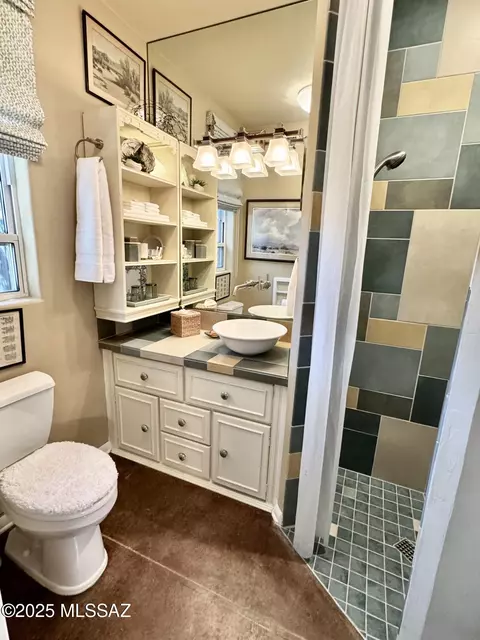 Bath - 4432 E 7th St, Tucson, AZ 85711 photo 7 of 7
