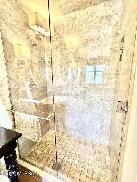 Bath - 4432 E 7th St, Tucson, AZ 85711 photo 6 of 7