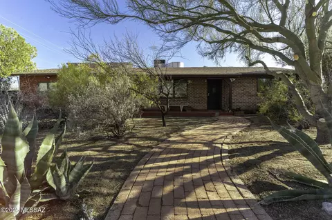 4262 E Texas Cir, Tucson, AZ 85711