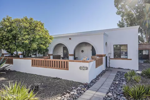 317 S Paseo Quinta #D, Green Valley, AZ 85614