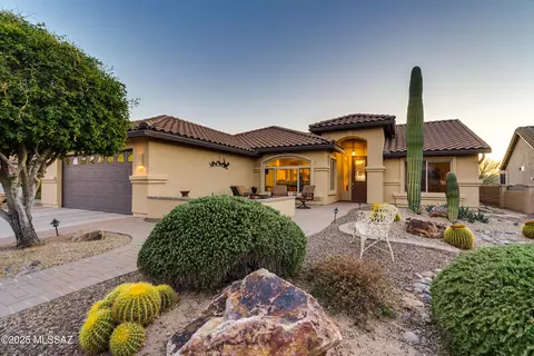 1900 E Orinda Ln, Green Valley, AZ 85614