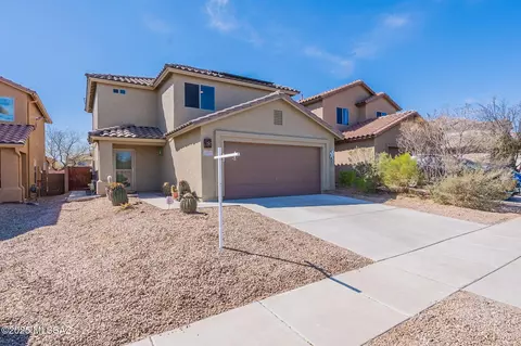 475 W Amber Hawk Ct, Green Valley, AZ 85614