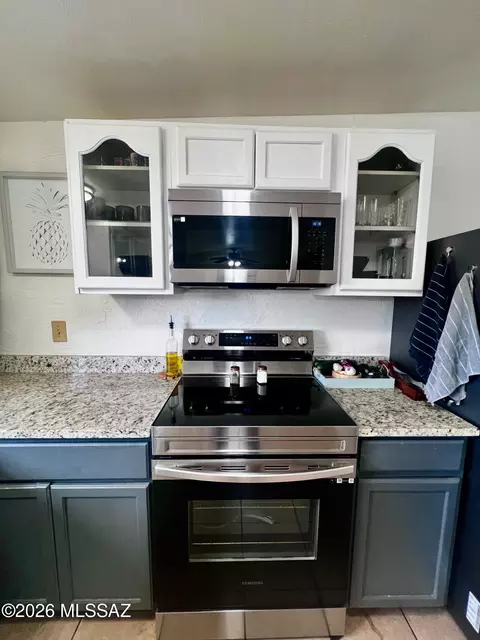 7231 E Pomegranate St, Tucson, AZ 85730